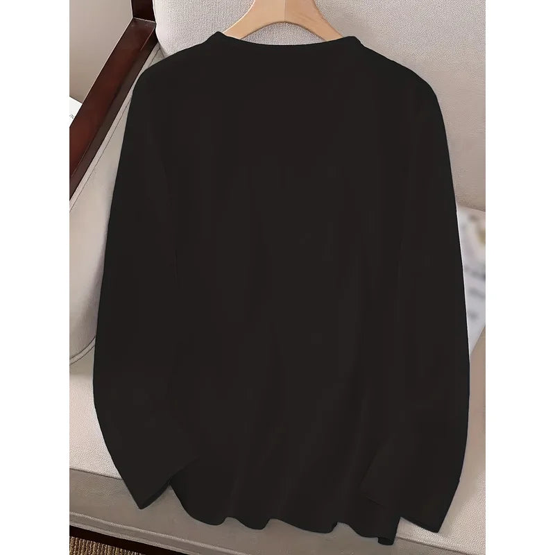 [ T-Shirt]  Oversized Long-Sleeve T-Shirt for Women - Black with White Heart Design - Relaxed Round Neckline - Moderate Stretch